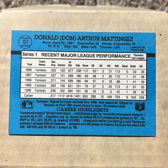 Don Mattingly error baseball card - Picture 2 of 5